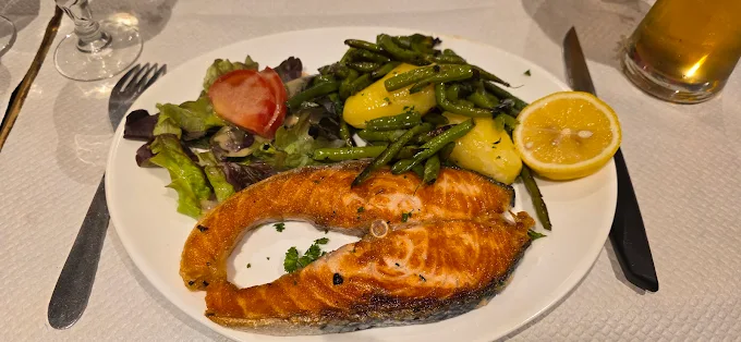 Pavé de saumon grillé, haricots verts
